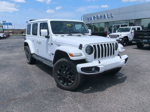 Used 2021 Jeep Wrangler Unlimited Sahara AWD/4WD image 3