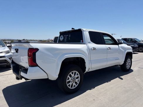 Used 2025 Toyota Tacoma SR5 AWD/4WD image 2