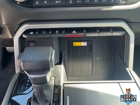 Used 2024 Toyota Tundra Platinum AWD/4WD image 21