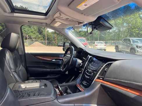 Used 2015 Cadillac Escalade Luxury AWD/4WD image 40