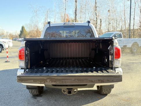 Used 2023 Toyota Tacoma TRD Off-Road w/ Technology Package image 28