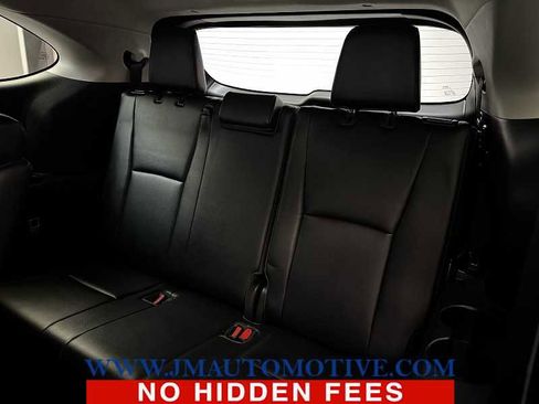 Used 2021 Toyota Highlander XLE image 17