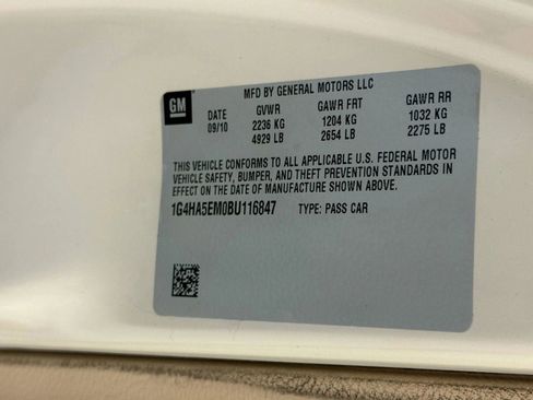 Used 2011 Buick Lucerne CX image 36