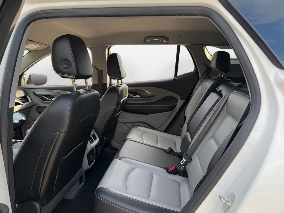 Used 2024 GMC Terrain SLT FWD image 13
