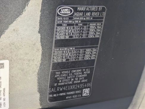 Used 2024 Land Rover Discovery Metropolitan Edition AWD/4WD image 24