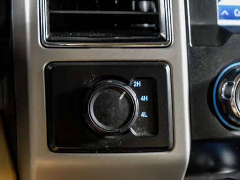 Used 2020 Ford F350 Lariat w/ Lariat Value Package image 24