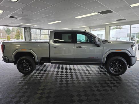 Used 2024 GMC Sierra 2500 AT4 w/ AT4 Premium Plus Package image 2