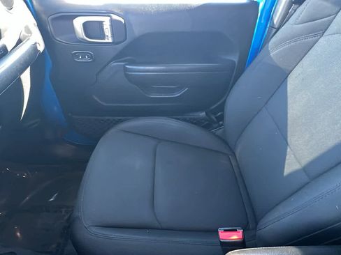 Used 2022 Jeep Gladiator Sport image 12