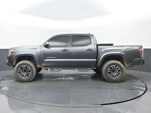 Used 2020 Toyota Tacoma TRD Sport AWD/4WD image 7
