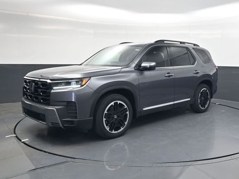 New 2026 Honda Pilot Touring image 8