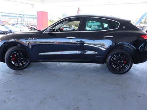 Used 2017 Maserati Levante w/ Luxury Package image 10