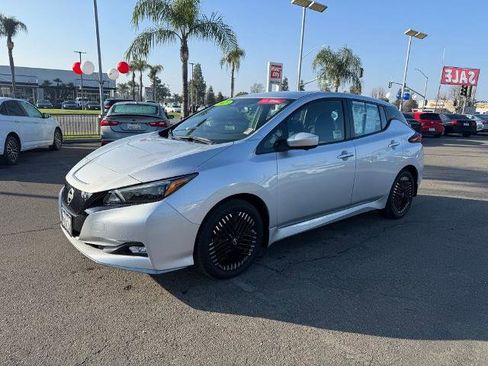 Certified 2025 Nissan Leaf SV Plus image 3