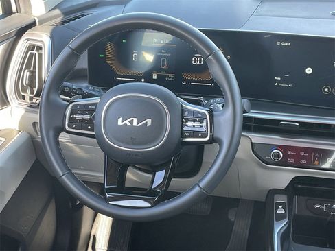 Certified 2025 Kia Sorento EX w/ EX Panoramic Sunroof Package image 13
