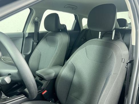 New 2026 Kia K4 LXS image 13