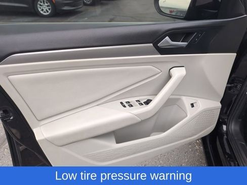 Used 2019 Volkswagen Jetta SE image 15