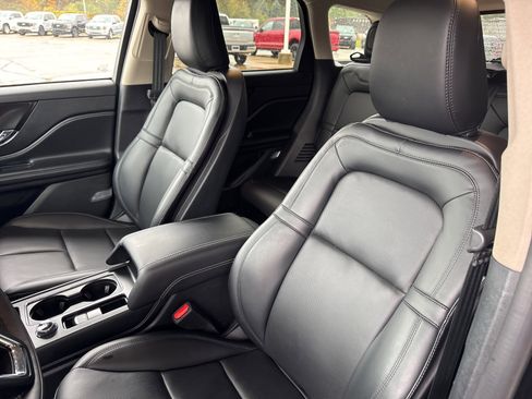 Used 2023 Lincoln Corsair AWD w/ Equipment Group 101A image 19