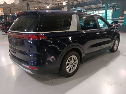 Used 2024 Kia Carnival LX FWD image 6