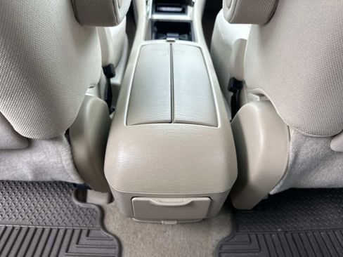 Used 2004 Toyota Highlander 4WD V6 image 14