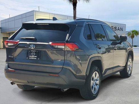 Used 2019 Toyota RAV4 LE FWD image 6