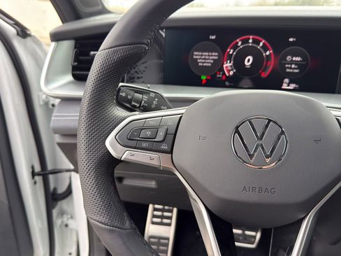 New 2026 Volkswagen Tiguan SE R-Line image 16