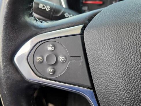 Used 2021 Chevrolet Traverse LT FWD image 30