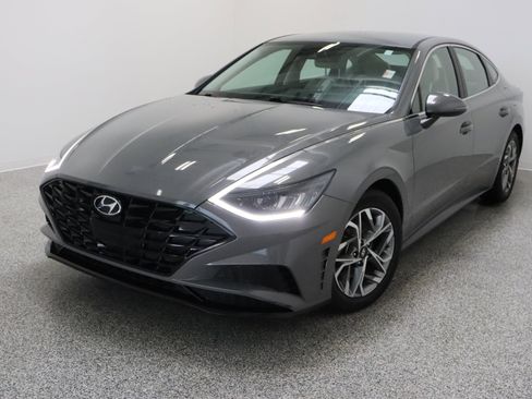 Used 2022 Hyundai Sonata SEL FWD image 2