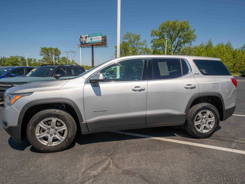 Used 2017 GMC Acadia SLE w/ LPO, Floor Liner Package FWD image 3