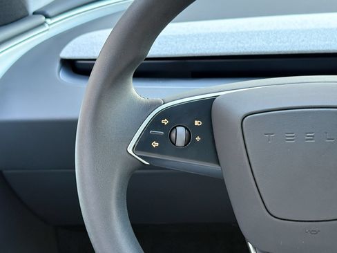 Used 2025 Tesla Model 3 RWD image 17