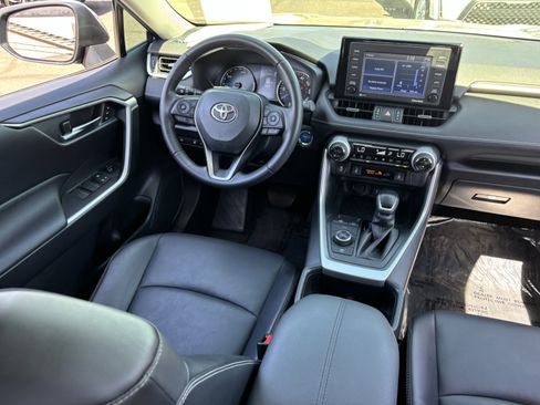 Used 2022 Toyota RAV4 XLE Premium AWD/4WD image 13