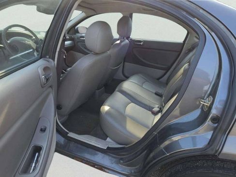 Used 2005 Chrysler Sebring Touring FWD image 7