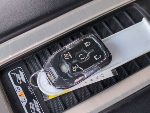 Used 2017 GMC Yukon Denali image 36