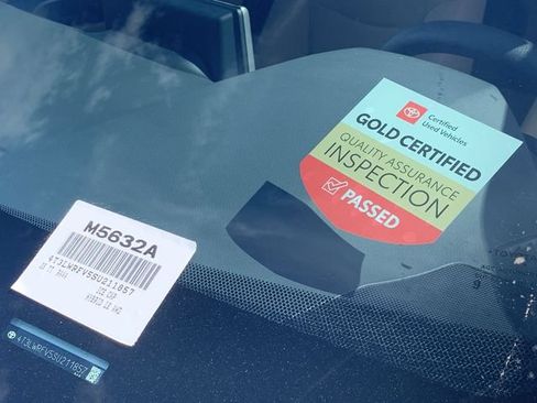Certified 2025 Toyota RAV4 LE AWD/4WD image 37
