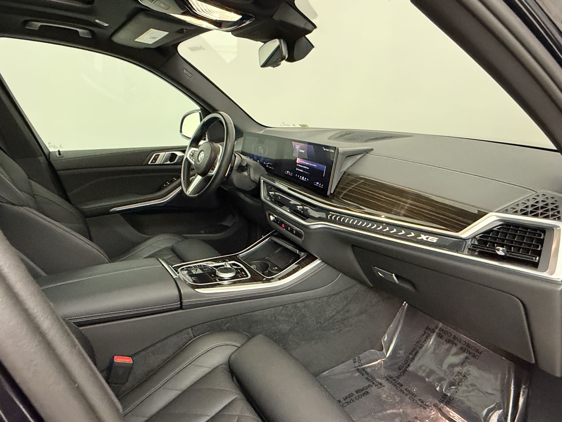 Used 2024 BMW X5 sDrive40i w/ M Sport Package RWD image 31