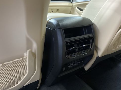 Certified 2024 Jeep Grand Cherokee Limited w/ Luxury Tech Group II image 29