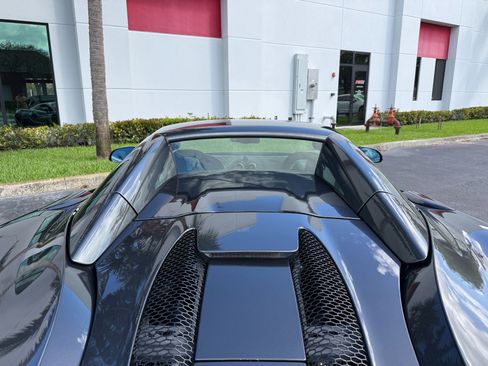 Used 2019 McLaren 570S image 35