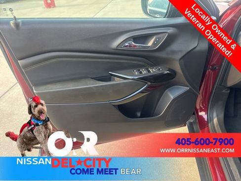 Used 2025 Chevrolet Trax LT FWD image 14
