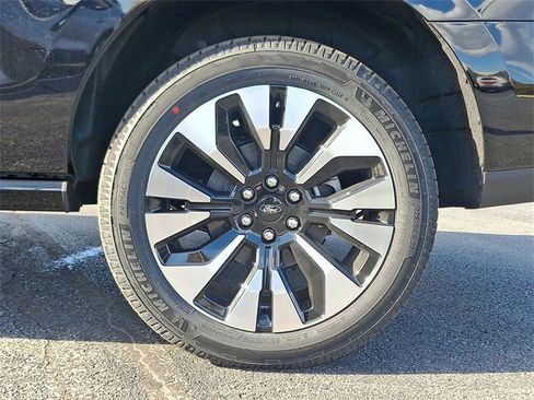 New 2025 Ford Expedition Platinum w/ Platinum Ultimate Package image 5