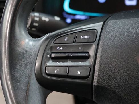 Used 2023 Hyundai Venue SEL FWD image 19