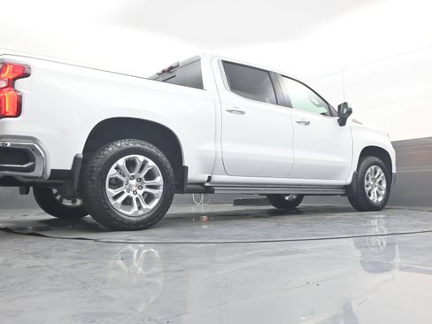 Used 2025 Chevrolet Silverado 1500 LTZ w/ LTZ Premium Package AWD/4WD image 25