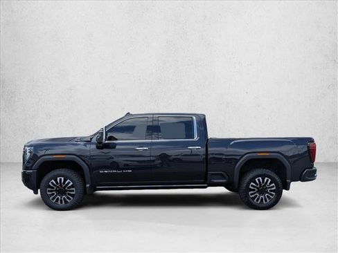 Used 2025 GMC Sierra 2500 Denali Ultimate w/ Max Trailering Package AWD/4WD image 8