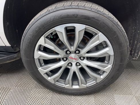 Certified 2021 GMC Yukon Denali image 6