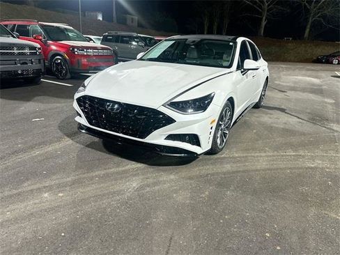 Used 2022 Hyundai Sonata Limited w/ Preferred Accessory Package image 12