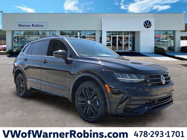 Used 2022 Volkswagen Tiguan SE R-Line FWD image 1