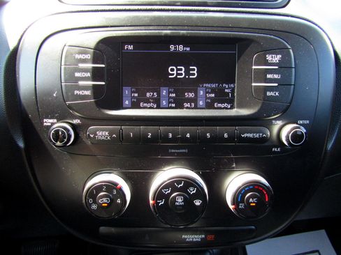 Used 2018 Kia Soul image 12