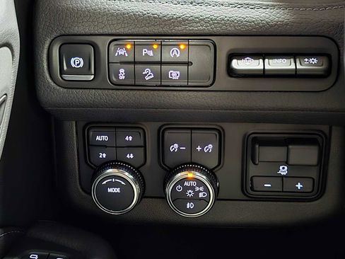 Used 2024 GMC Yukon XL Denali w/ Max Trailering Package image 36