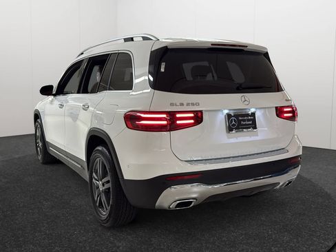 New 2026 Mercedes-Benz GLB 250 4MATIC image 6