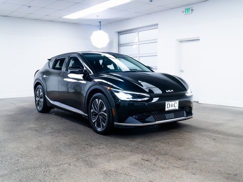 Used 2024 Kia EV6 Light image 25