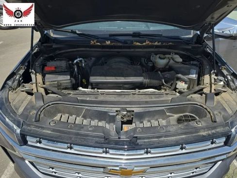Used 2021 Chevrolet Suburban Premier w/ Premium Package AWD/4WD image 7