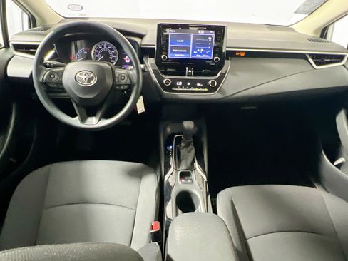 Used 2022 Toyota Corolla LE image 29