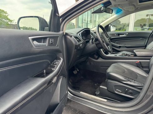 Used 2016 Ford Edge Titanium w/ Equipment Group 302A AWD/4WD image 9